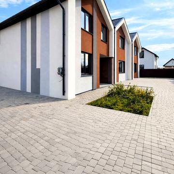 Підлісна вул.