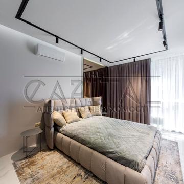 Предславинська вул., 44