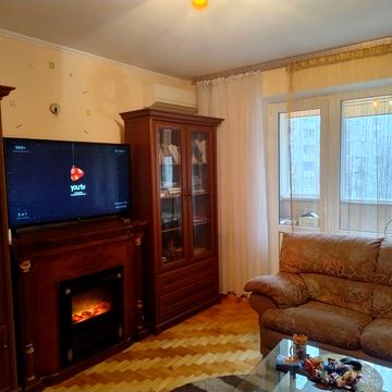 Коновальця вул., 14