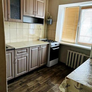 Листопадова вул., 1-А