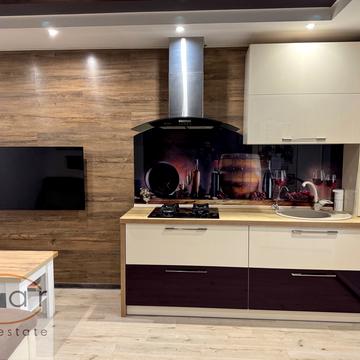 Красносільського вул., 71-Б