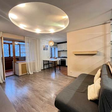 Андрія Ощепкова вул., 4