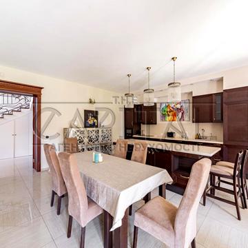 Богатирська вул.