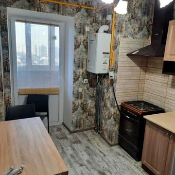 Віктора Йови вул., 7