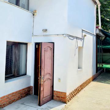 Довженка вул., 4а