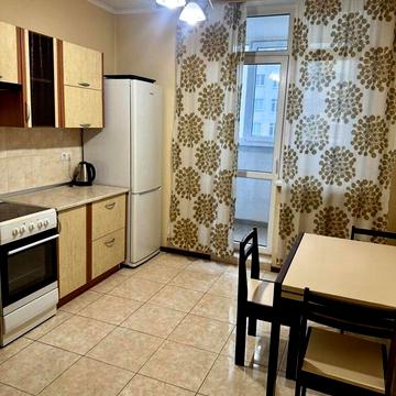 Воскресенська вул., 14-Д