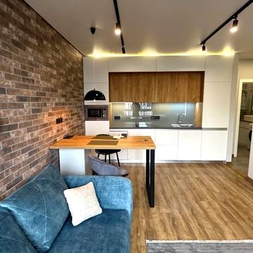 Салютна вул., 2к3