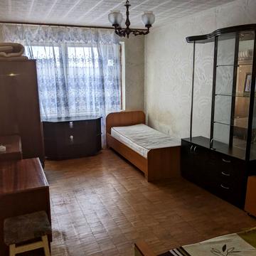 Академіка Булаховського вул., 42/43