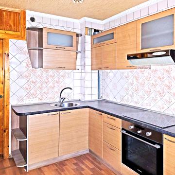 Тополина вул., 1