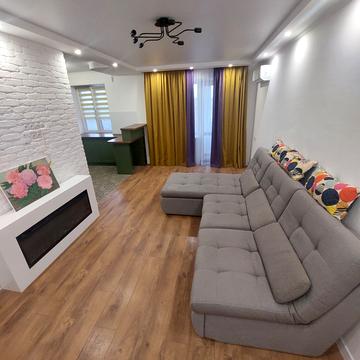 Георгія Ґонґадзе вул. (Паризької Комуни), 7