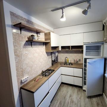 Космічна вул., 5