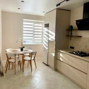 Центральна вул. (Мічуріна), 2а