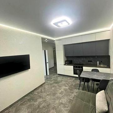 Набережна Перемоги вул., 7