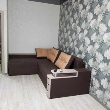 Юнацька вул., 8