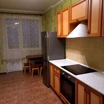 Наталії Ужвій вул., 12