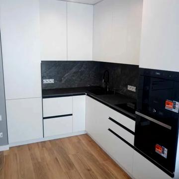 Генерала Грекова вул., 4