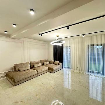 Марморозька вул., 8