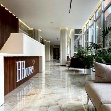 Нагірна вул., 18/16