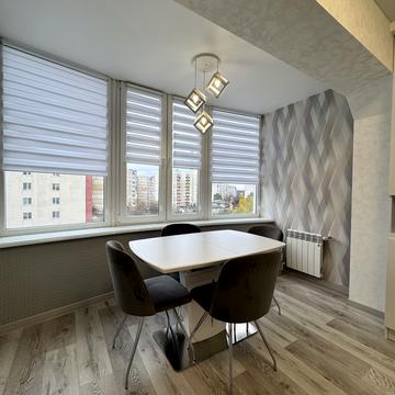 Захисників України вул., 3