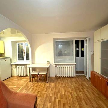 Дениса Котенка вул. (152-ї Дивізії), 1