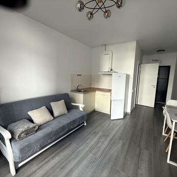 Радісна вул., 25