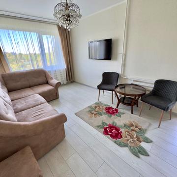 Олександра Поля просп. (Кірова), 24