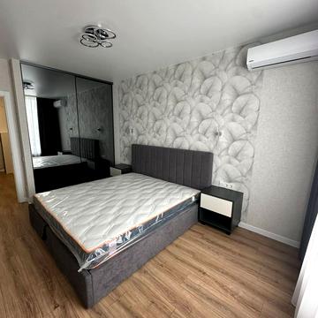 Космічна вул., 5