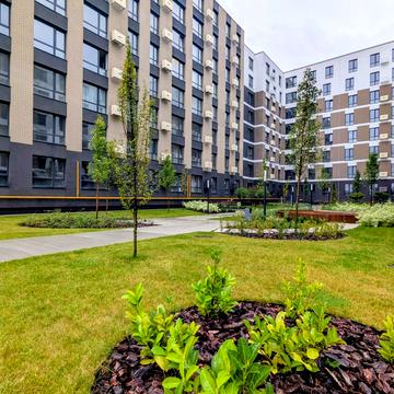 Героїв Майдану вул., (Будинок 4)