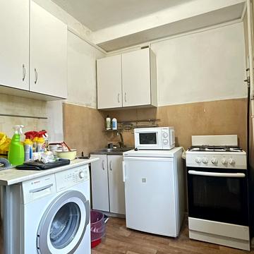 Петра Ніщинського вул., 10