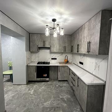 Героїв України просп. (Героїв Сталінграду), 1б/1