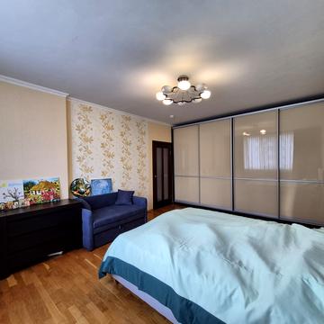 Єлизавети Чавдар вул., 11