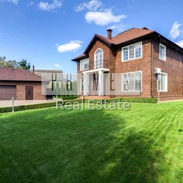 Лісова вул., 15