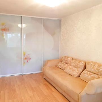 Льва Ландау просп. (50-річчя СРСР), 44