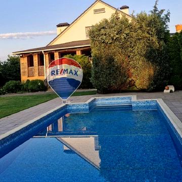 Нахімова, 25