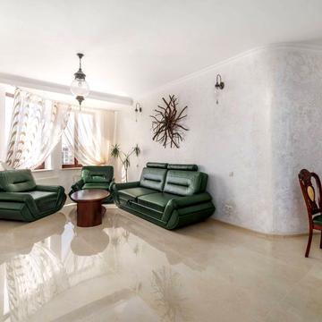 Тіниста вул., 9/12