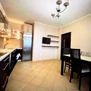 Василя Касіяна вул., 2/1