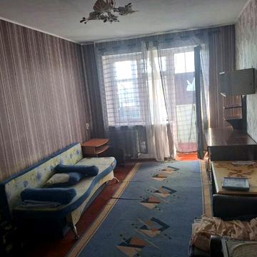 Театральна вул. (Васляєва), 2