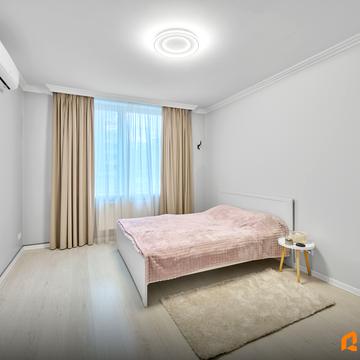 Валерія Лобановського просп., 150-В