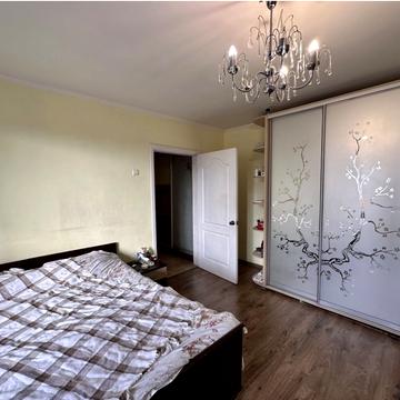 Незалежності вул., 6