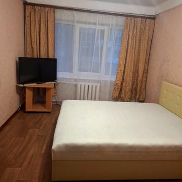 Будівельників вул., 17