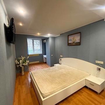 Небесної Сотні просп. (Маршала Жукова), 14-В