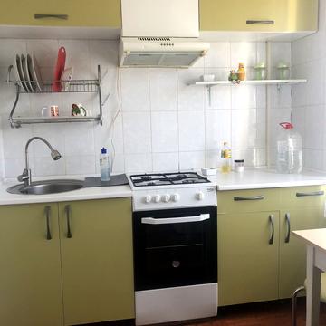 Зернова вул., 44