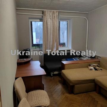 Стадіонна вул., 21/1