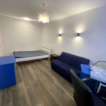 Українська вул., 6