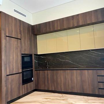 Яружна вул., 15