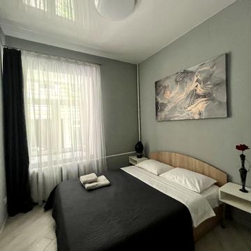 Бессарабська пл., 7-А