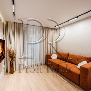 Олександра Олеся вул., 10