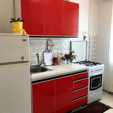 Бердянська вул., 1