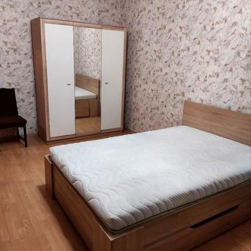 Вишняківська вул., 8