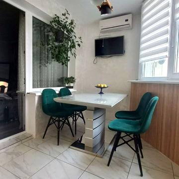 Ревуцького вул., 18